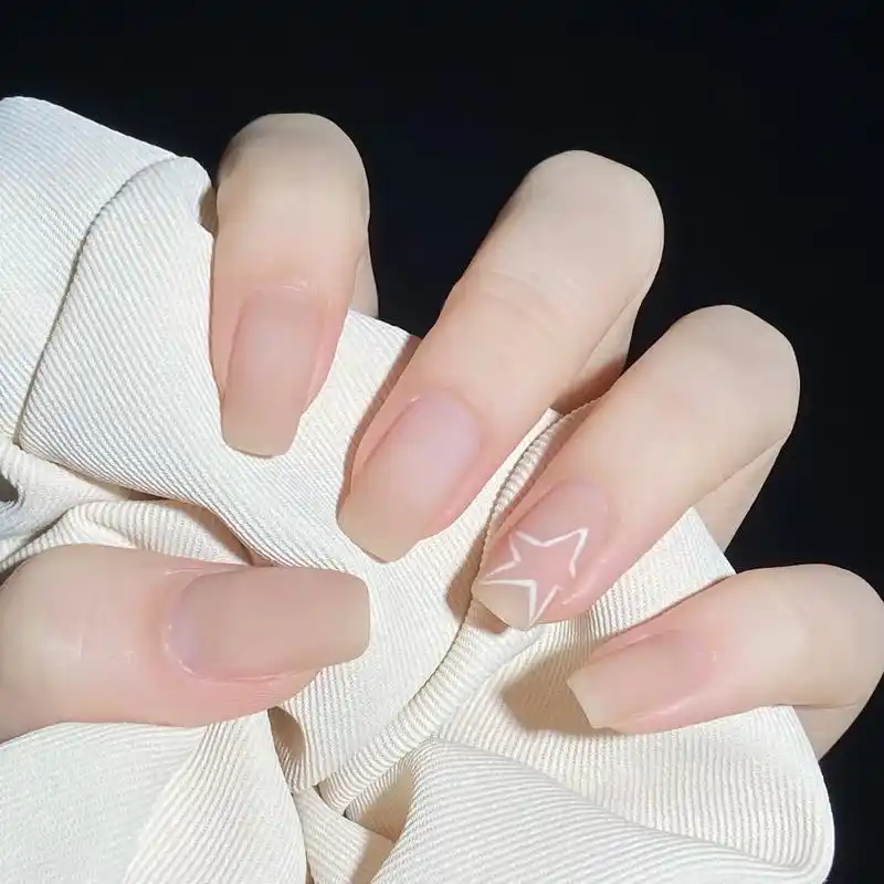 星星小短甲.#超好看的美甲 #短指甲也可以这么美 #小众设计 - 抖音