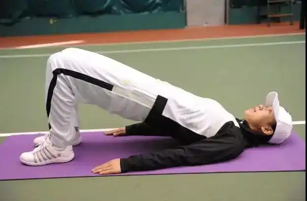 足球干货:大腿肌肉拉伤的康复训练