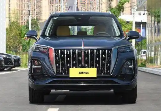 suv,其外观设计独树一帜,融合了红旗品牌的经典元素以及现代时尚的
