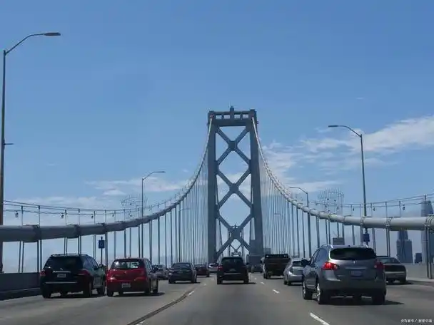 美国旧金山金门大桥花2亿美元装"自杀防护网"