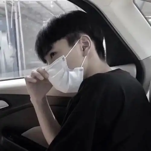 qq头像大全66张戴口罩帅气男生头像