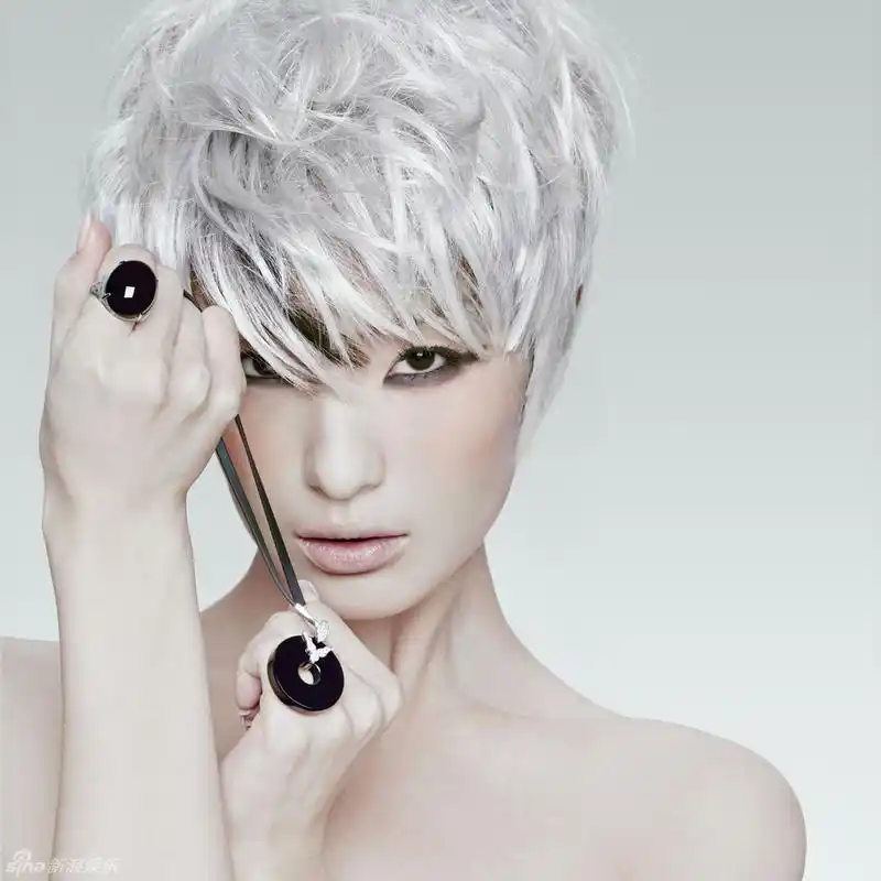 韩晓最新珠宝大片 高贵气质低调绽放[5p]