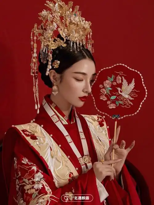 "日月与卿,卿为朝朝暮暮93"把婚纱照拍成了古装剧女主6015成片