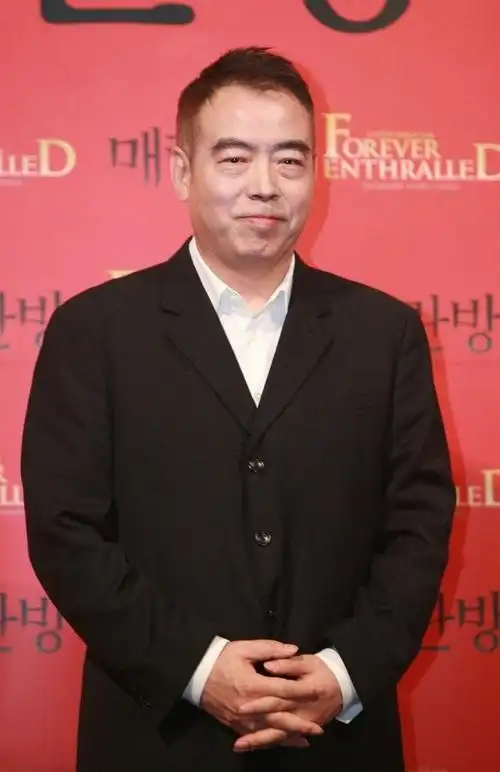 陈凯歌和前妻洪晃互看不顺眼曾说要娶倪萍却转身选择了陈红