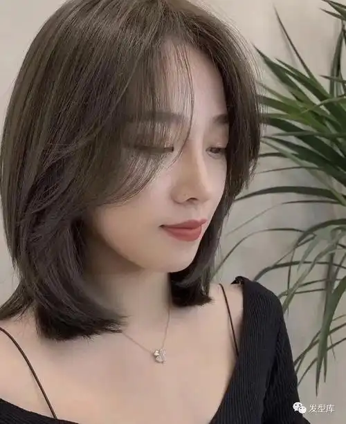 2021年流行免打理减龄齐肩发发型