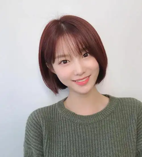 秋冬季节气质型短发减龄发型