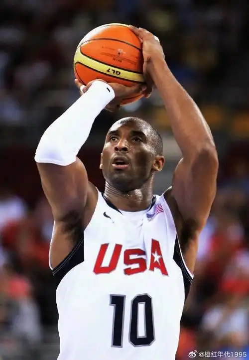 当回忆的画卷缓缓展开,08 年北京奥运会的那个盛夏,科比的身影如同一