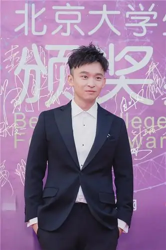 董子健亮相大学生电影节  自我调侃依然是新人