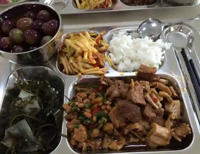 盘点一下各行各业的工作餐,你们都体验过哪一种?