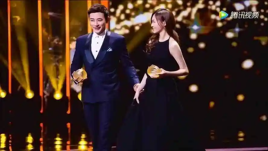 品质盛典 罗晋唐嫣聊不停张艺兴吃狗粮片段好心疼_腾讯视频