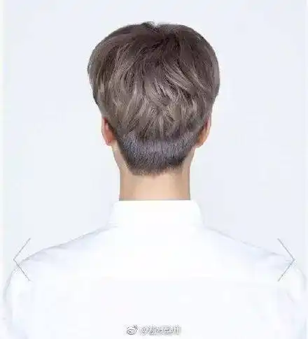 男生,圆形脸留什么发型好一点?