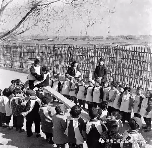 记忆丨我们搜集了40张老照片,带你看上个世纪的孩子如何上学