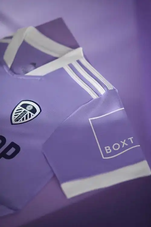 利兹联202122赛季第二客场球衣