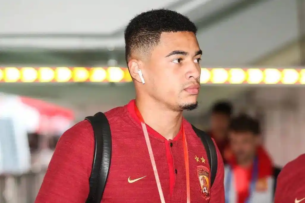 国足| 蒋光太转换会籍获国际足联批准