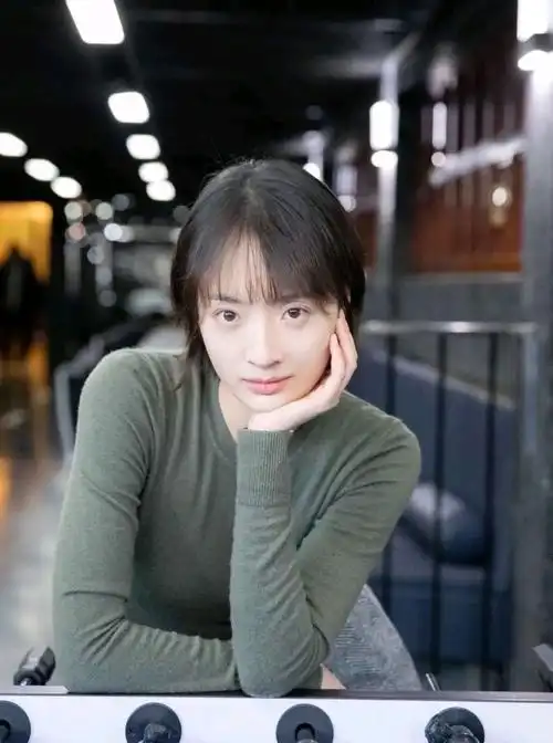 气质优雅知性女神孙铱