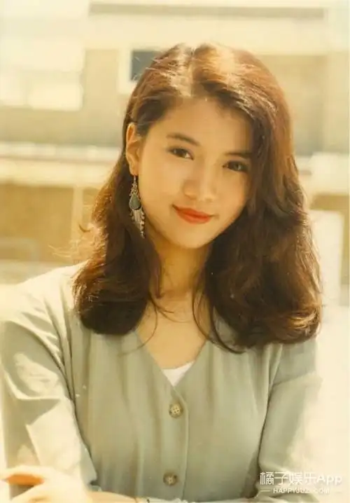 娱乐 老照片 - 正文袁咏仪还客串电影《门徒》,饰演昆嫂一角.