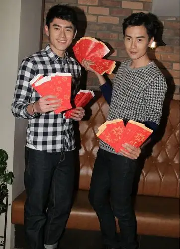 他凭《大唐女法医》走红,与郑元畅关系不浅,出道5年资源太好