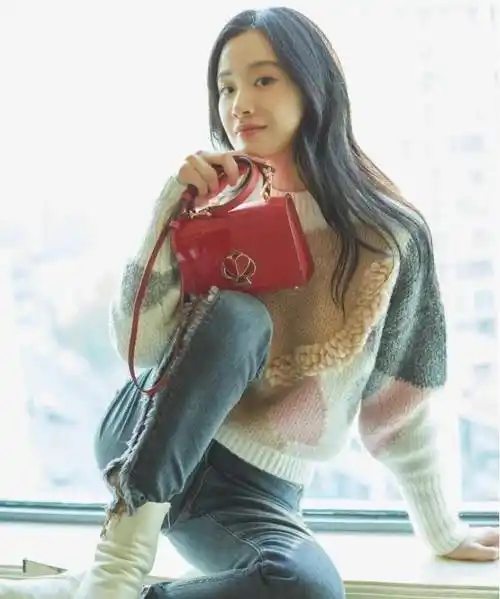 原创擦边球的紧身牛仔裤李梦女神的大眼睛网友太美了