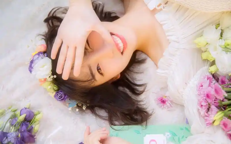 日系美女甜美写真图片桌面壁纸