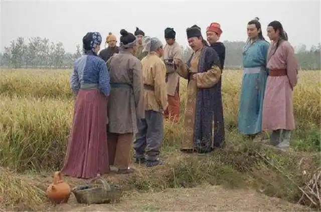 朱元璋借地安葬父母财主不愿意朱元璋称帝后财主什么下场