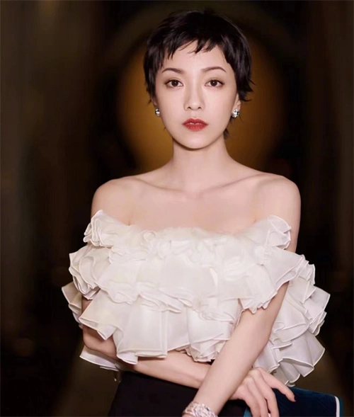 郭采洁精灵短发 行走的短发范本_明星发型 - 美发站