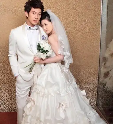 【图】吴欣怡生日究竟是什么时候 吴尊与初恋女友恋爱18年终结婚