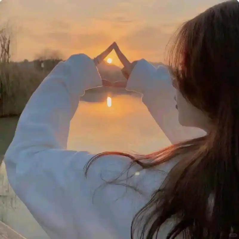 氛围感女生头像[话题]# #女生头像[话题]# 都是一些大美吕,有背面的