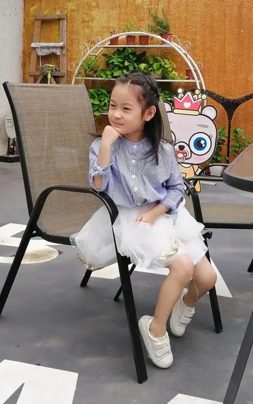 随拍小妞五岁了