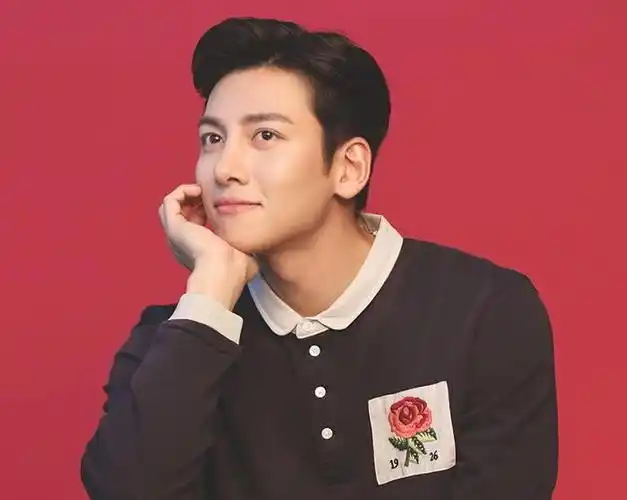 便利店新星韩善花饰演池昌旭女友