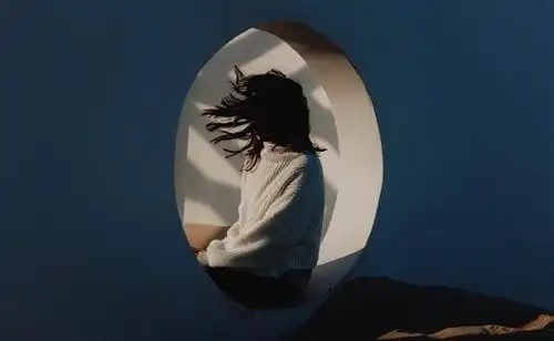 深夜一个人孤独伤感的句子 夜深人静孤独伤感句子配图 - 唯美句子