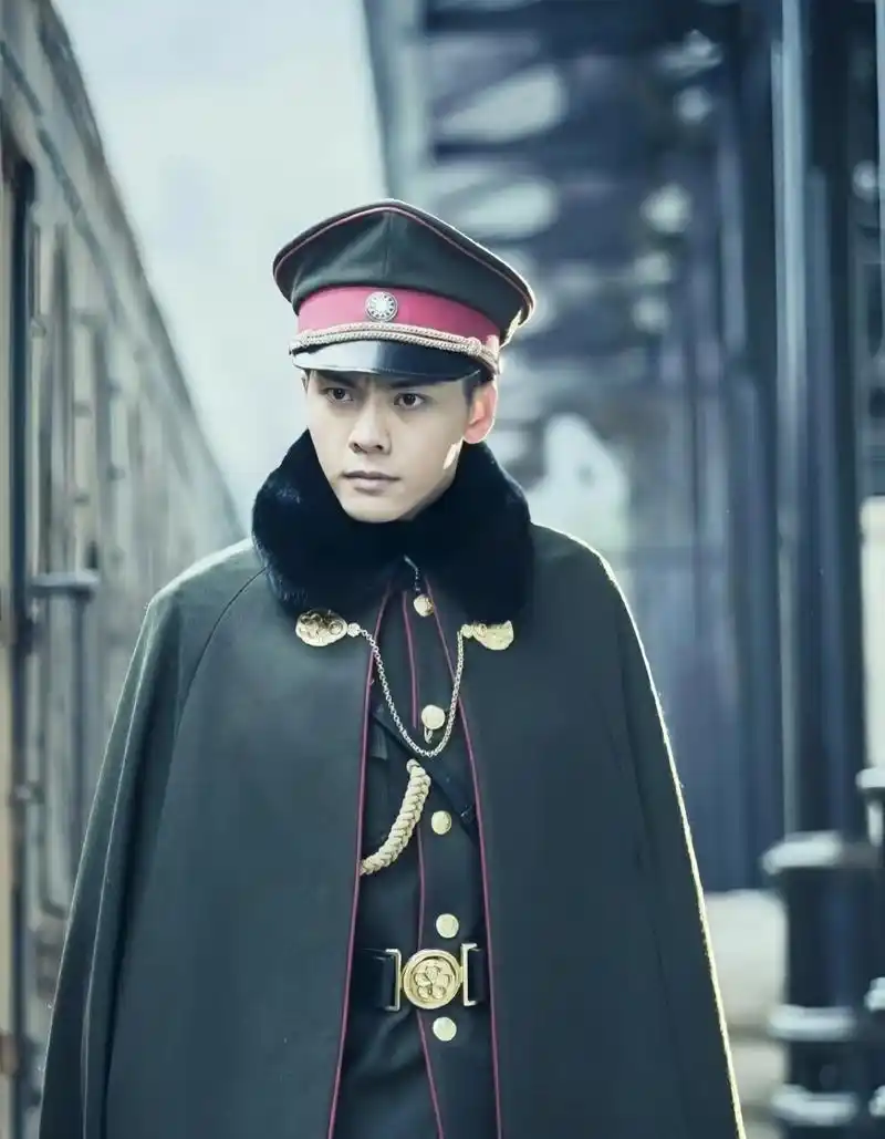 盘点男明星穿军装,谁的军装更有味道.