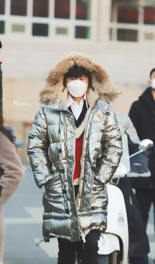 张杰超话#张杰现身央视春晚联排#20210203央视下班@张杰