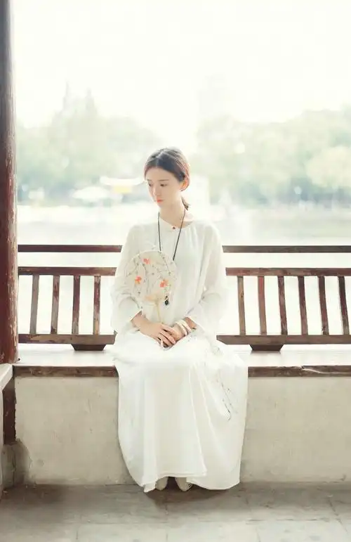优雅古色茶香古典干净女子清新户外唯美写真