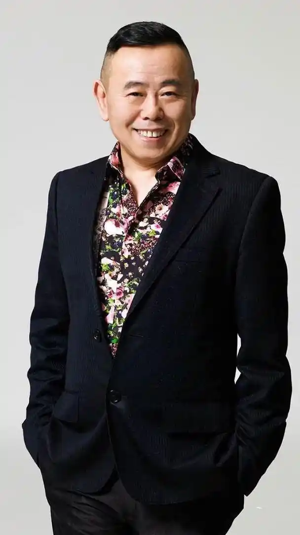 潘长江年轻时曾被12个女孩"倒追",都是大高个,他却只追过一人