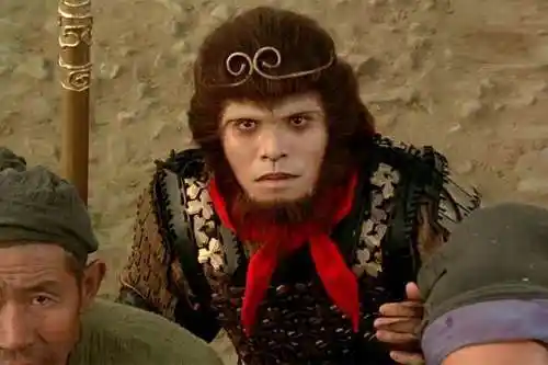 大话西游的经典程度不言而喻,周星驰版的至尊宝和孙悟空也同样深入