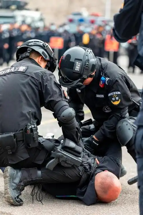 百米精准狙击,现场应急处突,吕梁公安巡特警精英上演"巅峰对决"