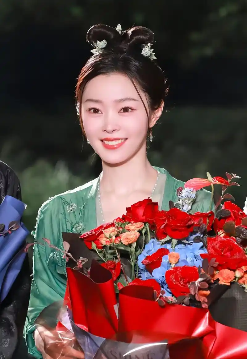 宋轶不愧是古装女神 这形象气质太美了#宋轶# #罗云熙宋轶颜心记