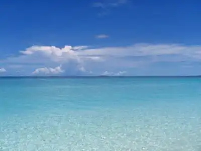 蓝天 阳光 白云 大海 沙滩