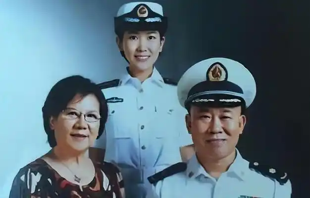 演员杜旭东娶旺夫的刘玉凤40年宠妻如宝支持怀孕的女儿离婚