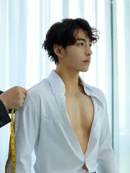 身材_肌肉_男孩