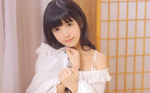 可爱少女小吊带私房写真诱惑图片桌面壁纸