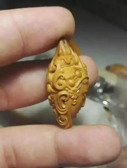 工匠精神手工核雕艺人林海