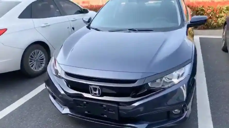 2020款燃动思域暗金蓝实车外观