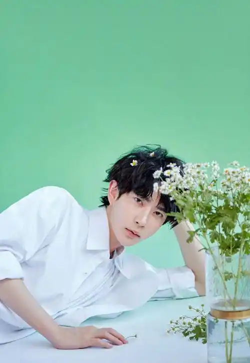 新疆小伙,于朦胧,别再难为自己了!_哥哥_样子_造型