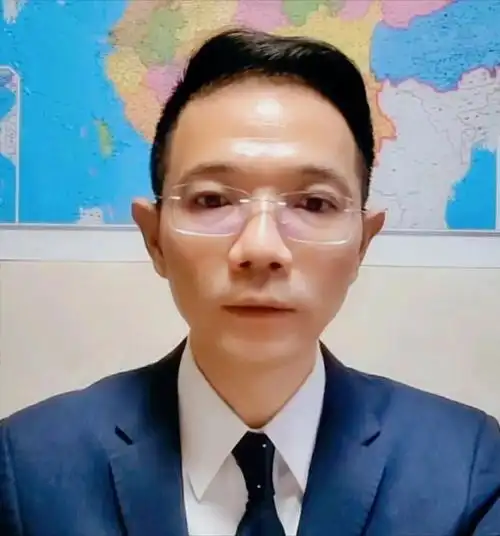 潘克律师与李圣律师相继抵达九江与许敏重聚,引发众多网友关注