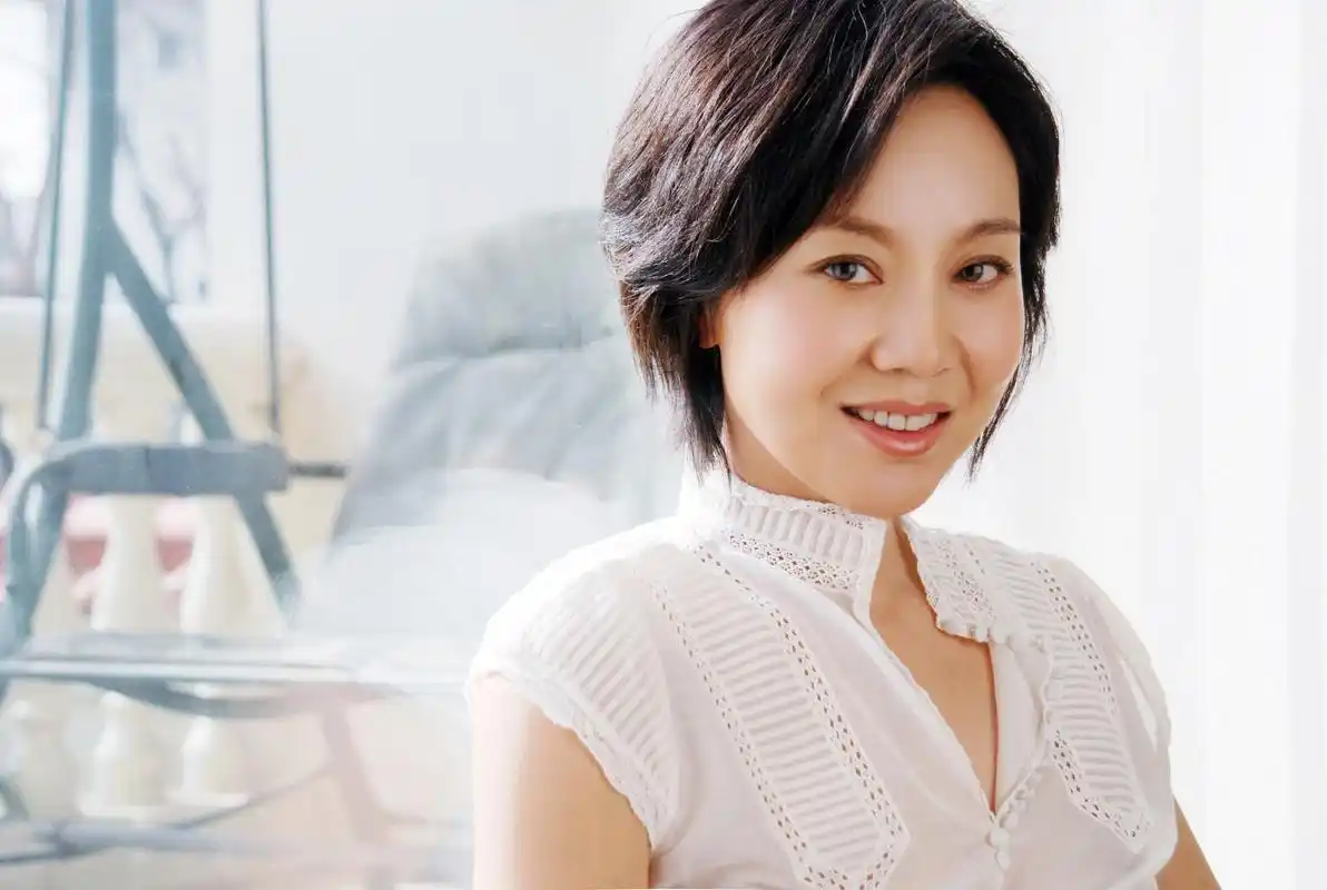 从失去到重获成功,闫妮重塑人生,从离婚到成为一线演员