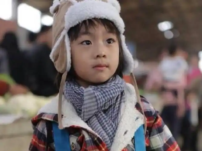 有种"整容"叫kimi长大,看清正脸后,网友:下一个蔡徐坤?_手机搜狐网