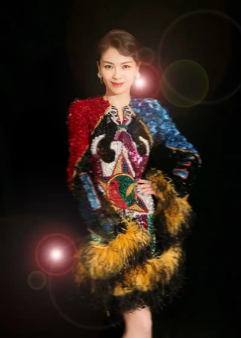 刘涛一身复古万花筒连衣裙亮相,也太美了吧!