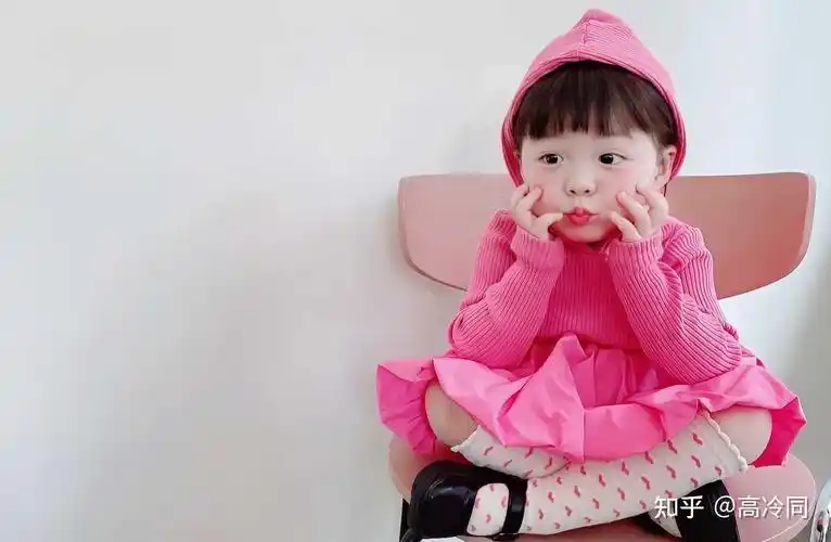 有人想要萌娃可可爱爱的电脑壁纸嘛