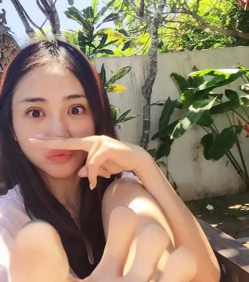 成熟美女生活照素材真实无水印生活照片少妇一人自拍合集私房照